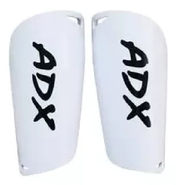 Espinillera color blanca de Fútbol ADX Modelo REBEL